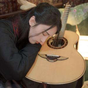 骚娘们扣屄自慰
